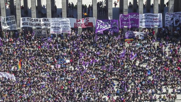 Manifiesto Internacional de la agrupación de mujeres Pan y Rosas