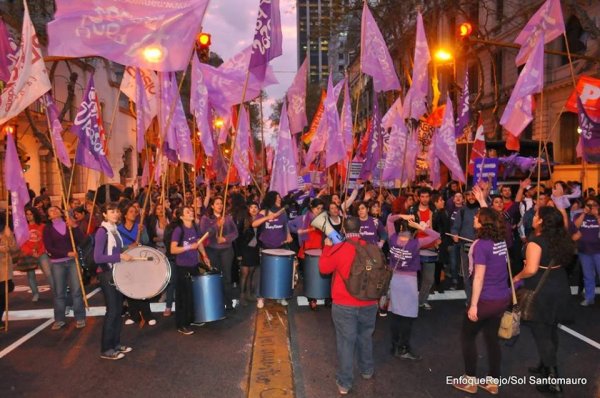 Pan y Rosas en las calles por el Derecho al Aborto