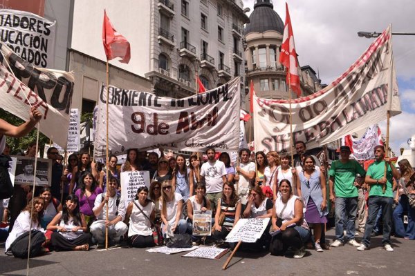 Los que en la vida no podemos elegir: la juventud y la mujer trabajadora, los ni-ni.