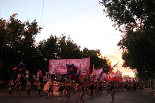 Miles de mujeres contra la reforma del Código Civil y por la legalización del aborto