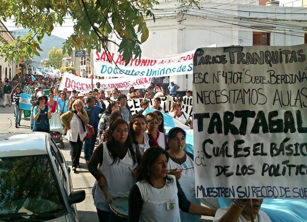 Este 8 de Marzo, organizate con Pan y Rosas